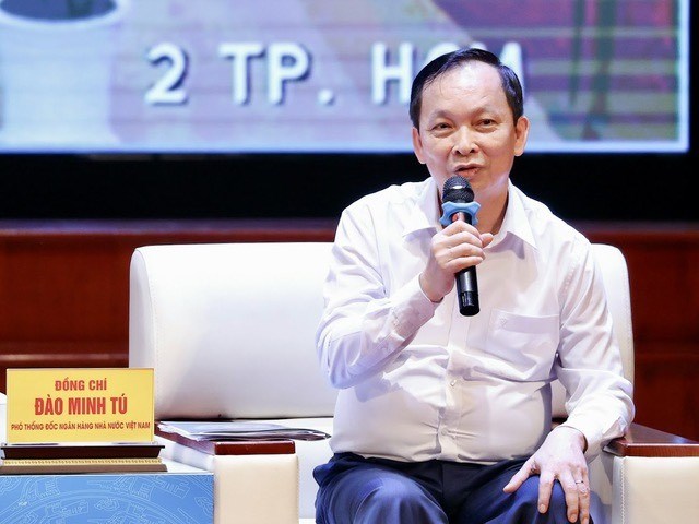 Phó Thống đốc NHNN Đào Minh Tú cho biết đã chỉ định 2 công ty thuộc 2 ngân hàng thương mại lớn, trong đó có FE CREDIT thuộc VPBank, cam kết có gói vay 10.000 tỷ với lãi suất ưu đãi cho công nhân (ảnh: VGP)