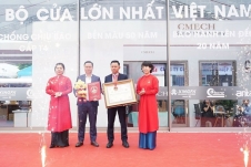 Bộ cửa lùa nhôm kính lớn nhất Việt Nam chính thức xác lập kỷ lục Quốc gia