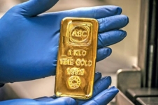 Ngày 28/6: Giá vàng thế giới tăng giảm trái chiều, vàng miếng SJC đồng loạt đi ngang